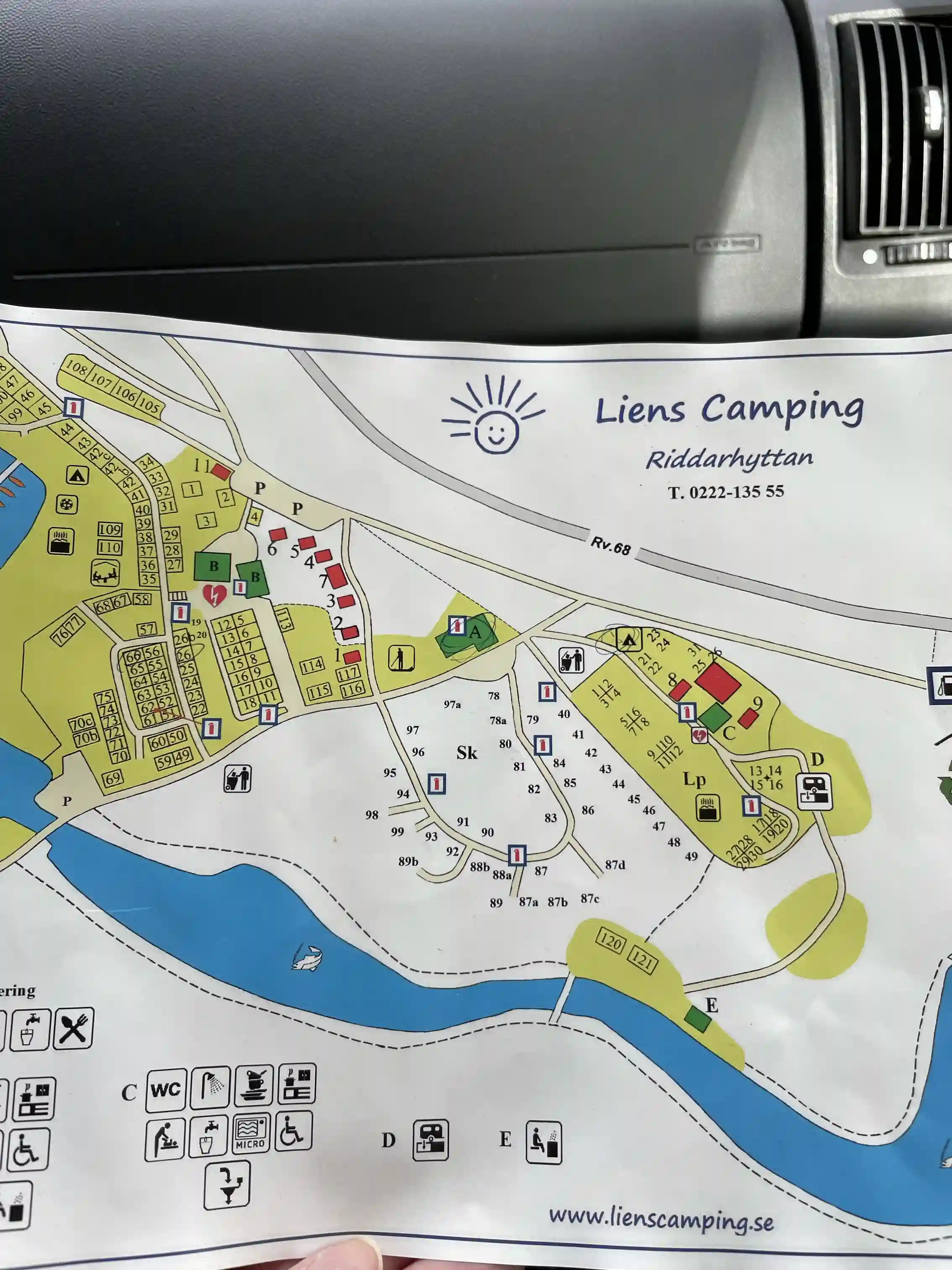 Karta över Liens Camping och dess närområde.