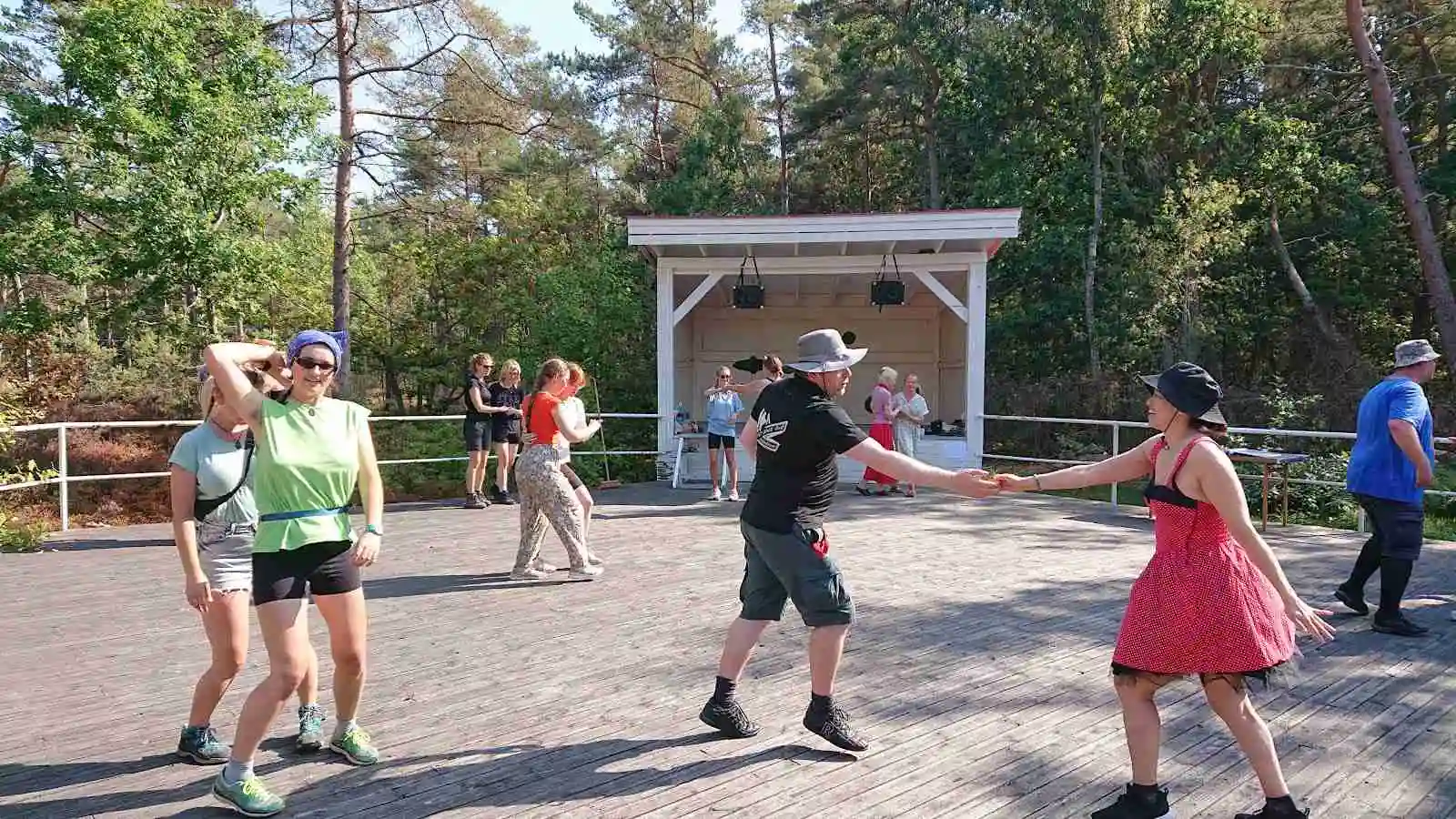 Aspö camping: Natur, historia & komfort i Karlskronas skärgård. Perfekt för avkoppling och äventyr från juni till augusti!