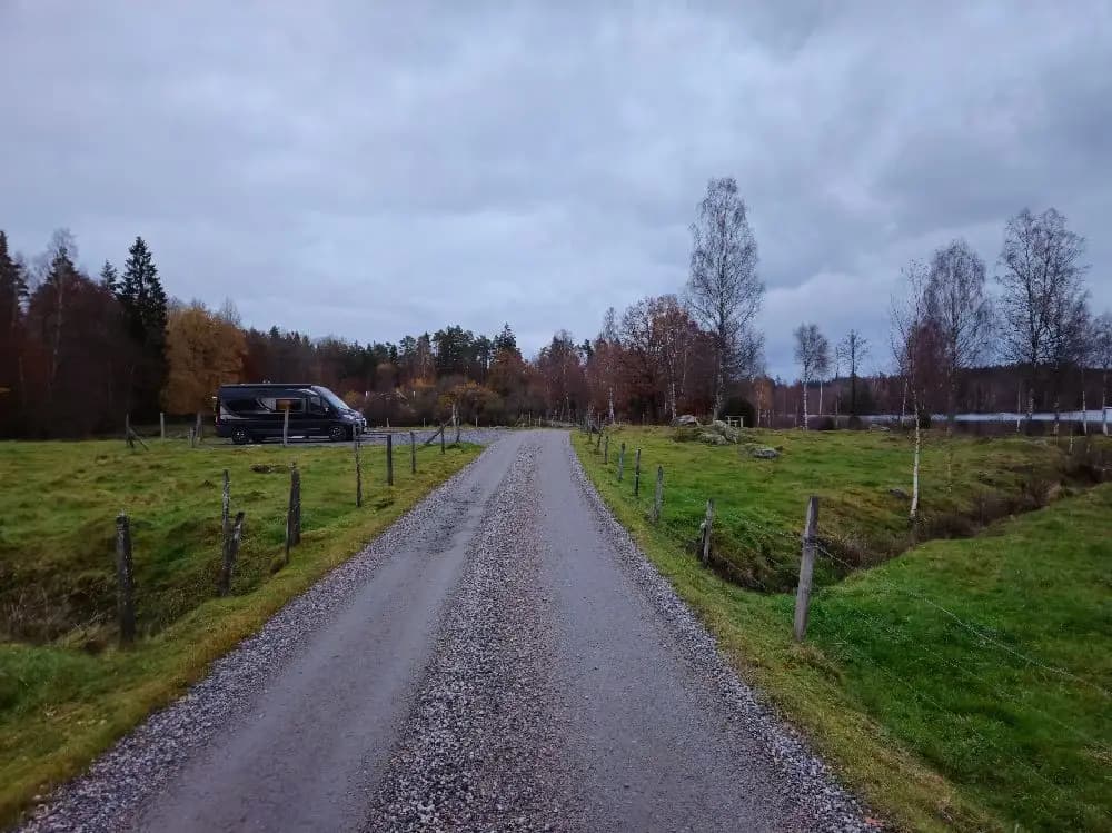 Stjernkvist’s Hunshult - Din avkopplande naturdröm vid sjön, med bastu, gemenskap och unika upplevelser för själen.
