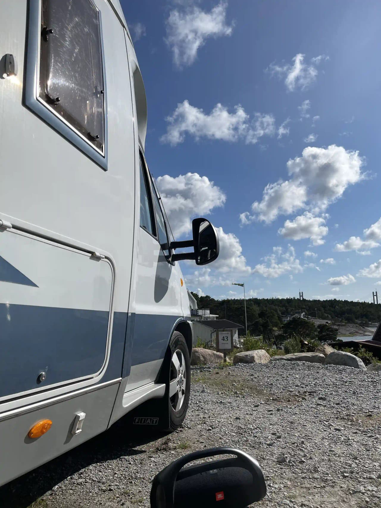 Upplev Bohusläns skönhet och komfort på Stenungsögårdens camping – där natur och avkoppling möts.