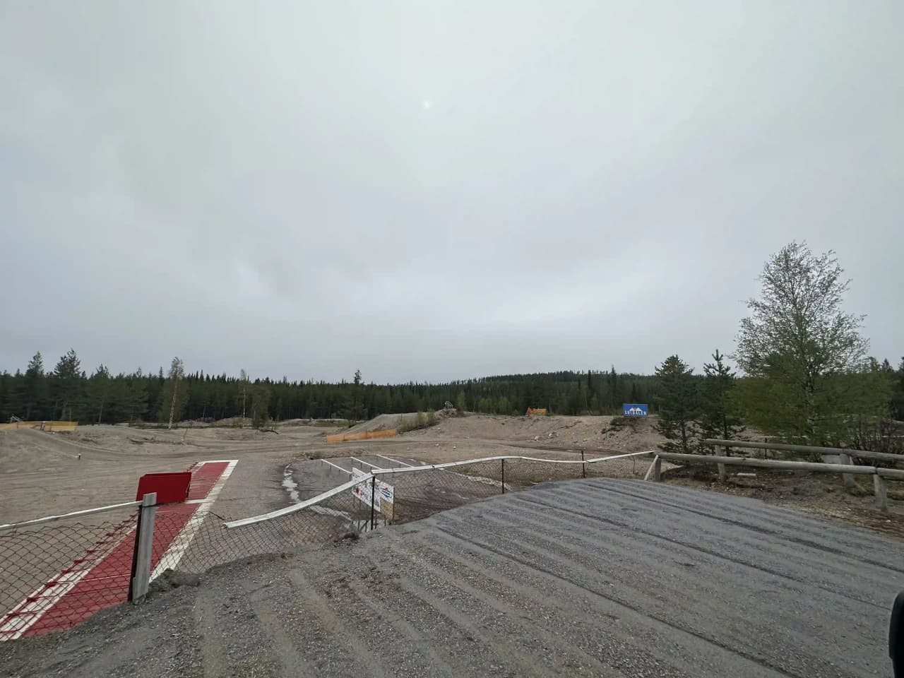 Upptäck Gällivare Camping: Din perfekta mix av äventyr och avkoppling vid Vassaraälven, nära stadens charm och naturens skönhet.