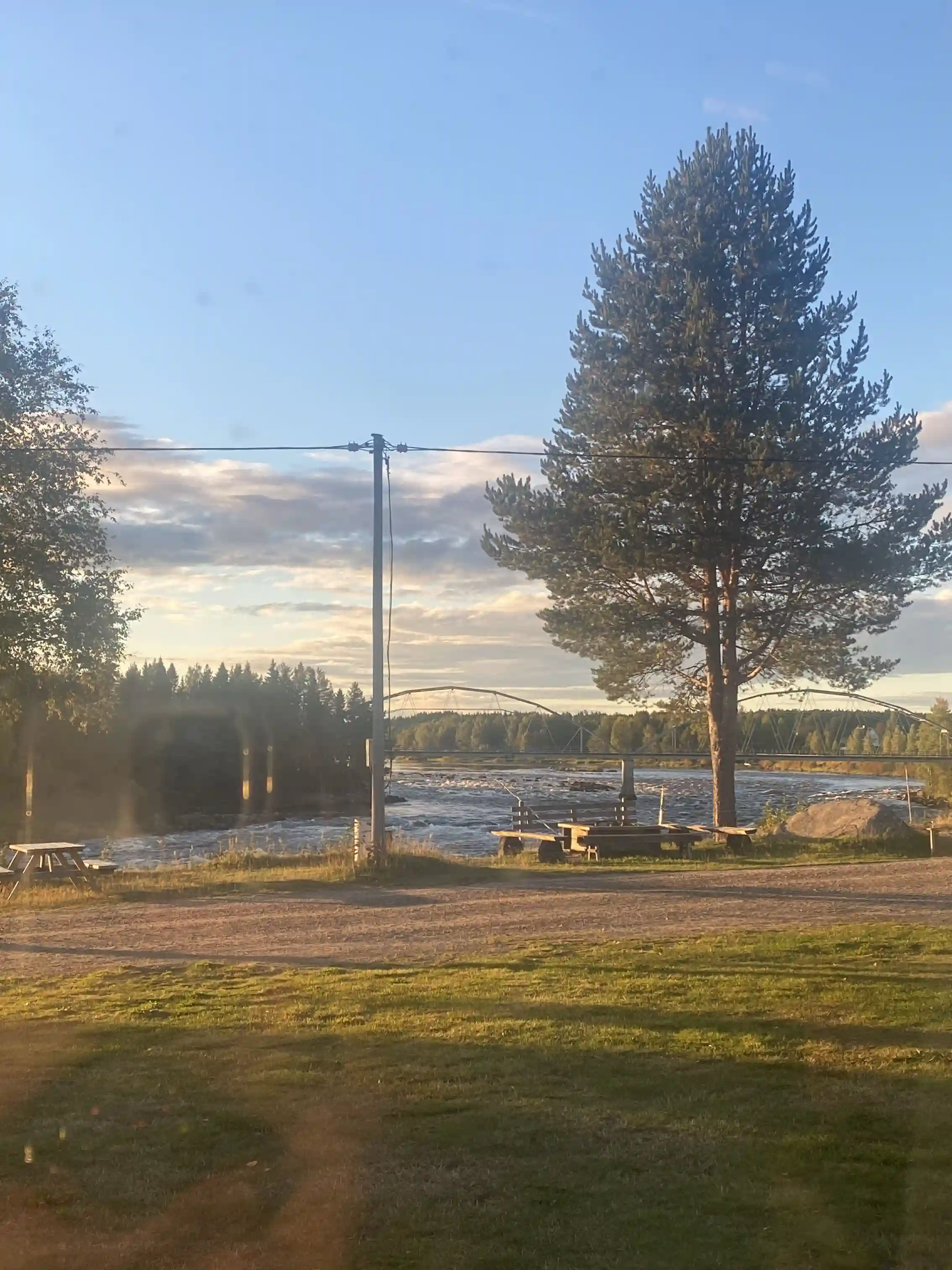 Kamlunge Camping: Upptäck avkoppling och äventyr vid Kalixälven, med naturskön omgivning och aktiviteter för hela familjen!