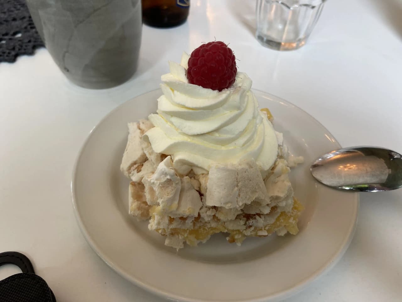 Hofsnäs: Upplev svensk natur och historia med bekväma ställplatser, kulturutflykter och kulinariska upplevelser.