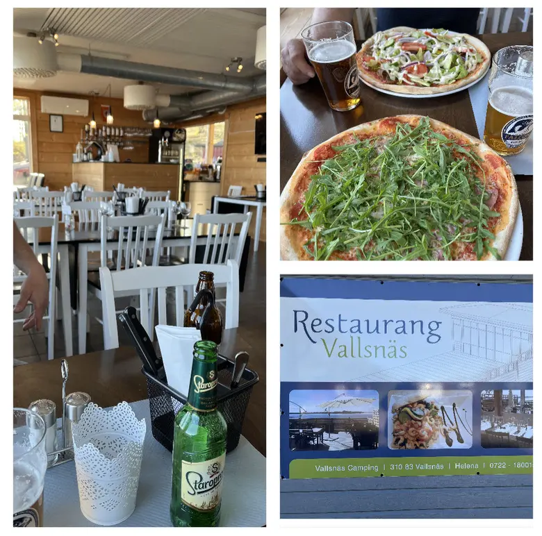 En utomhusmiljö vid Vallsnäs Camping, med bord och stolar ordnade för matplats.