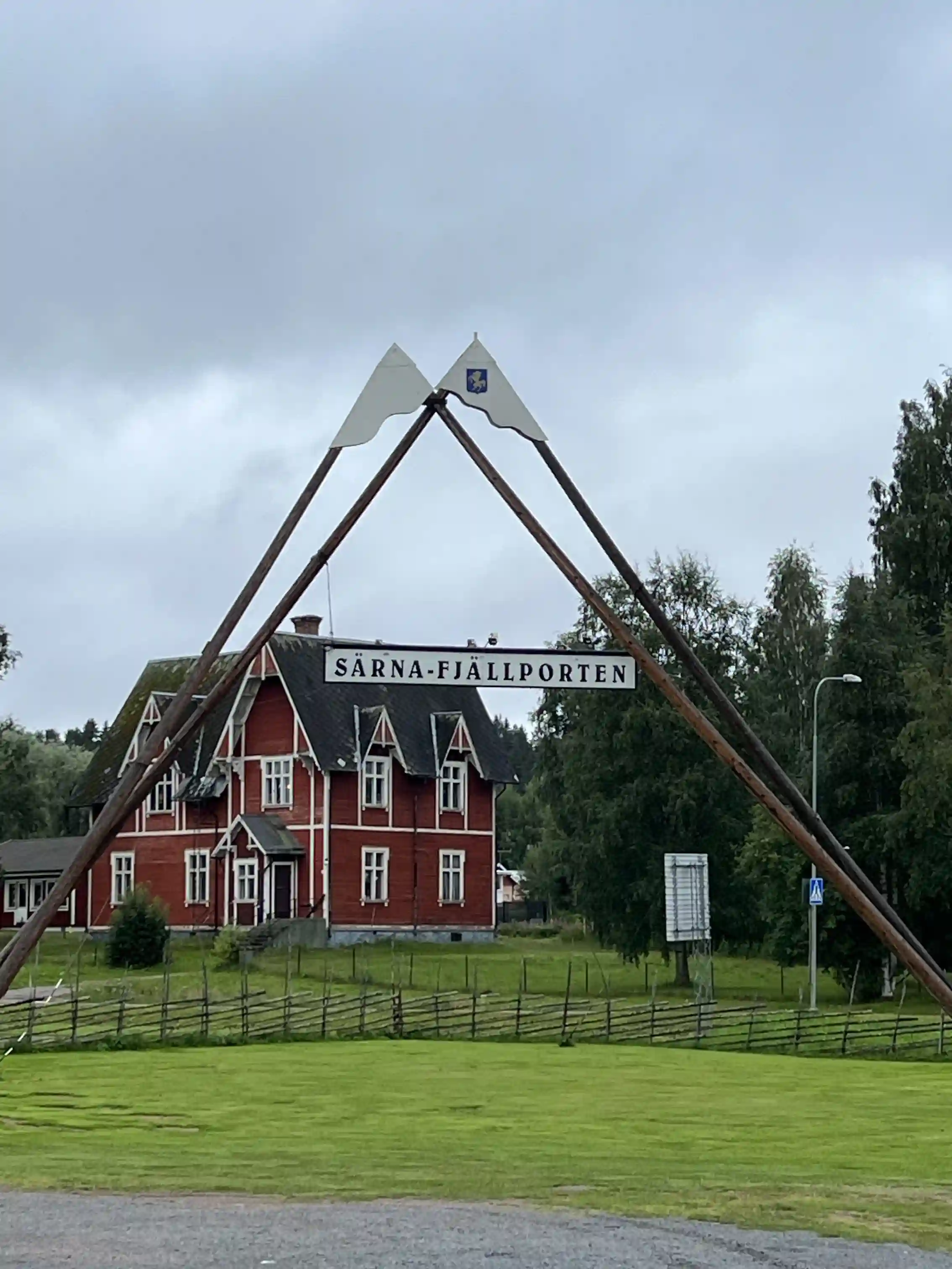 Särna Camping: En idyllisk oas i Dalarna med äventyr, komfort och natursköna vyer för hela familjen året runt!