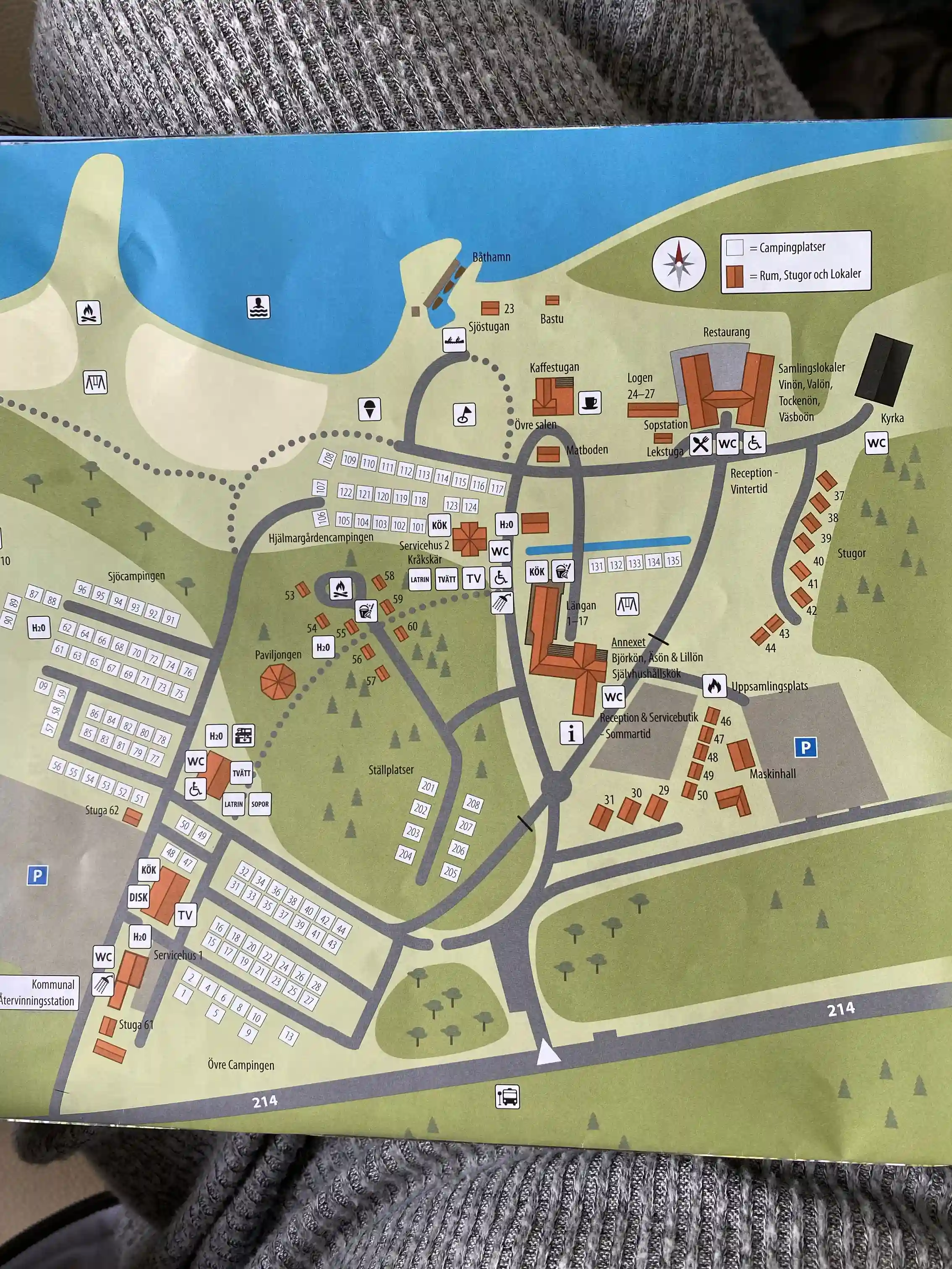 Hjälmargården & Läppe camping: Boende, aktiviteter & avkoppling vid Hjälmarens strand – boka din minnesvärda vistelse idag!