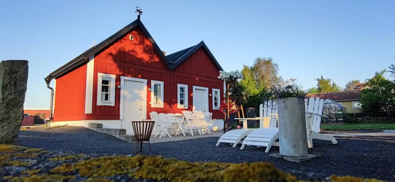 Avkoppling och äventyr i Valjevikens Camping, en naturskön oas mellan Blekinge och Skåne för hela familjen! 🏞️✨