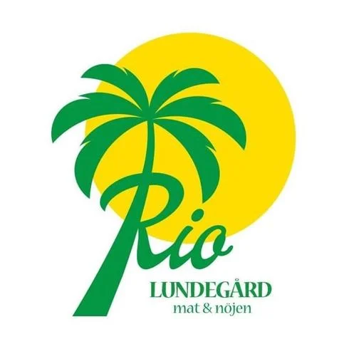 Bild av Lundegård Camping & Stugby som visar en avkopplande campingmiljö med palmer i förgrunden.