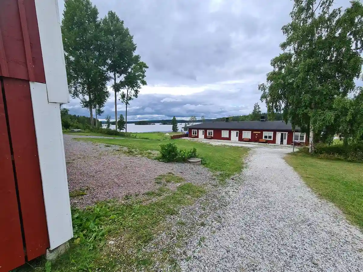 Upptäck Uskavigårdens camping i Bergslagens hjärta, en oas av lugn med natursköna vyer, aktiviteter och personlig service.