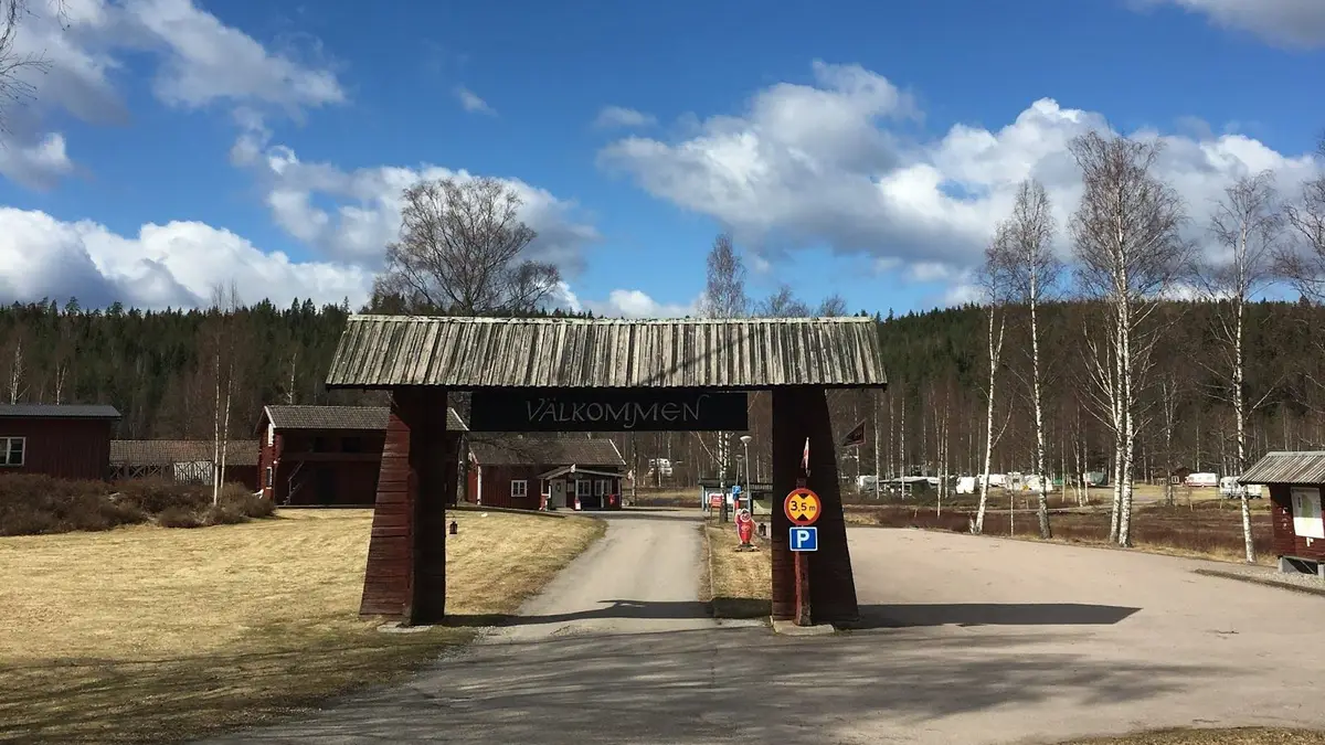 Upplev äventyr och harmoni på Malingsbo camping i södra Dalarnas natursköna oas, med stugor och aktiviteter året runt.