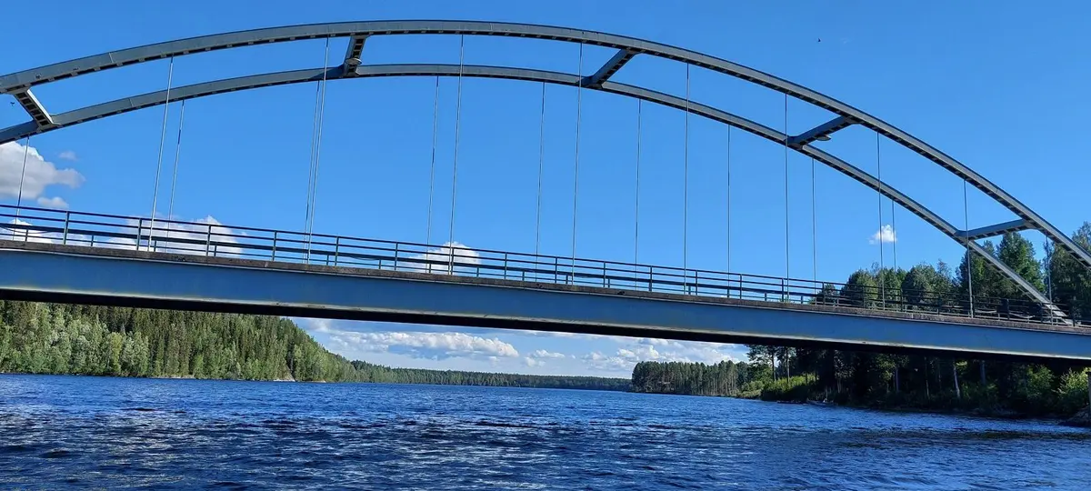 Utforska fridfulla Vindelforsarnas camping vid Vindelälven – där avkoppling och äventyr möter Västerbottens orörda natur.