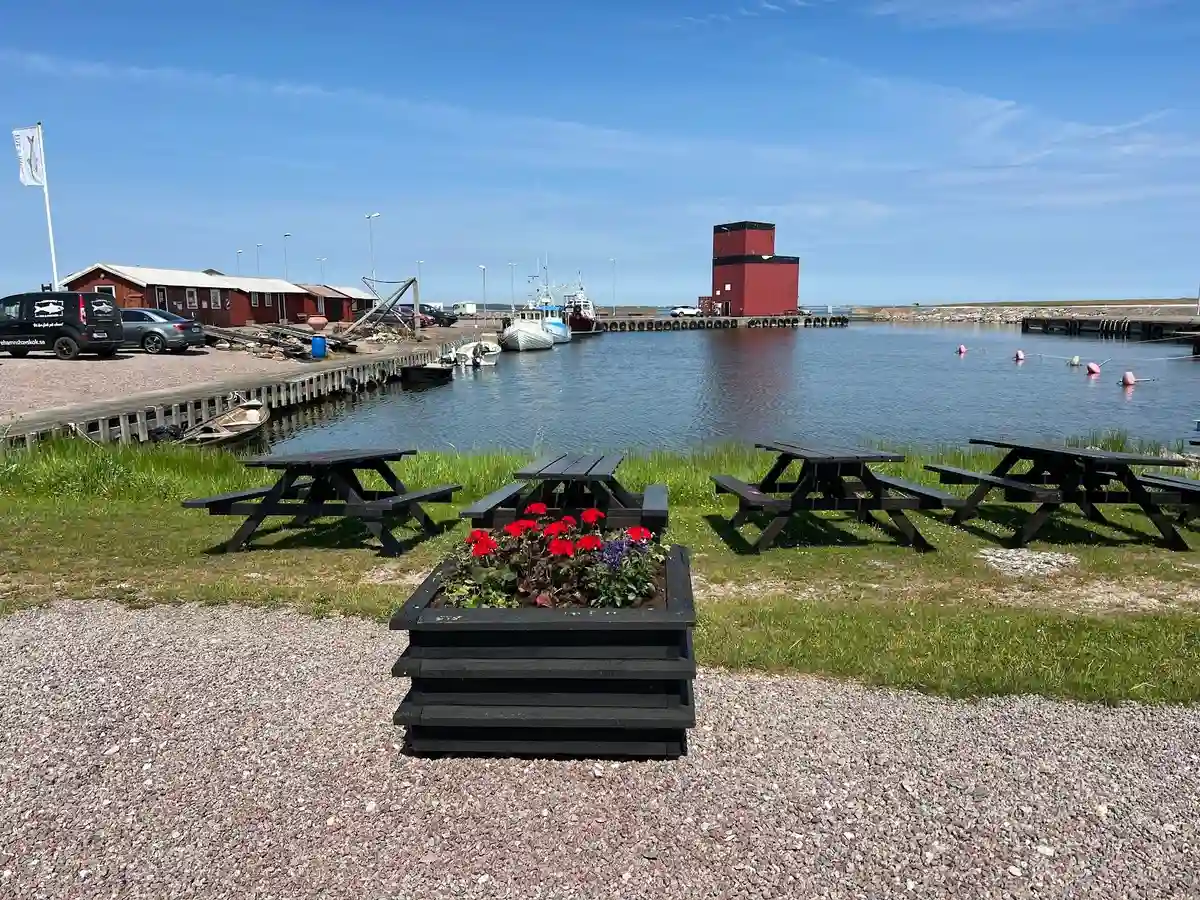 Njut av sol, bad och hotellyx på strandnära Gröndals camping & stugor – en charmig idyll i vackra Köpingsvik, Öland!