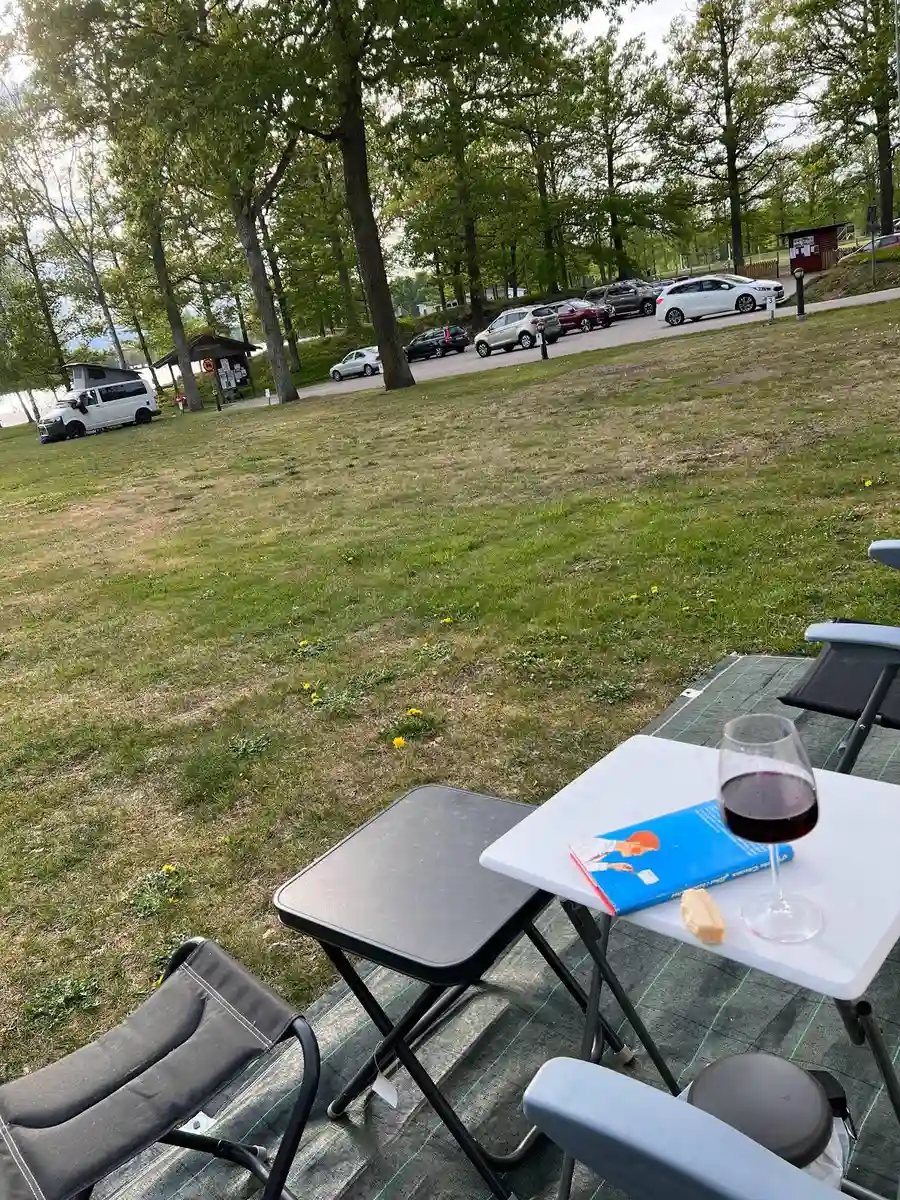 Alsterbro camping: Njut av sjönära stillhet och äventyr i naturskön miljö. Minnen för livet väntar!