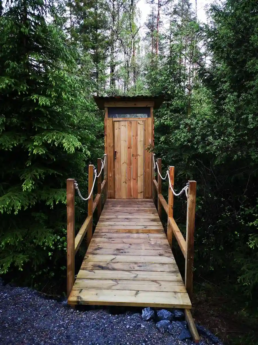 Upptäck äventyr och avkoppling vid Viking Republic Nature Camp, en fridfull oas vid sjön Kornsjön.