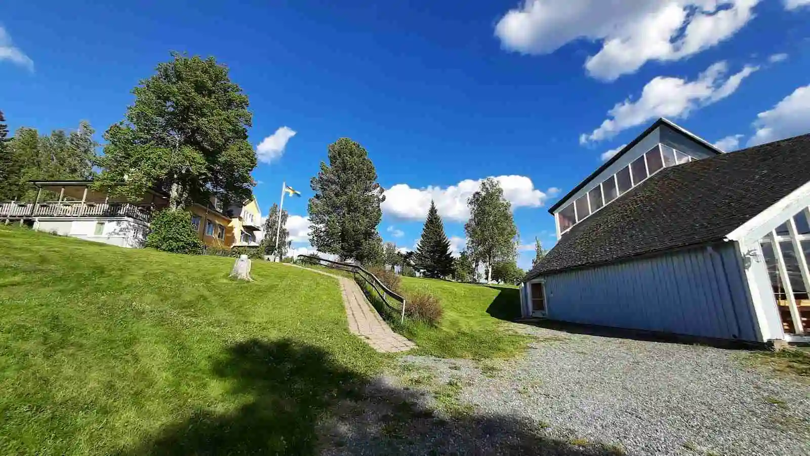 Upptäck Solbacken: Äventyr och avkoppling i Höga kusten, med spektakulär utsikt och skön komfort 10 km från Örnsköldsvik.