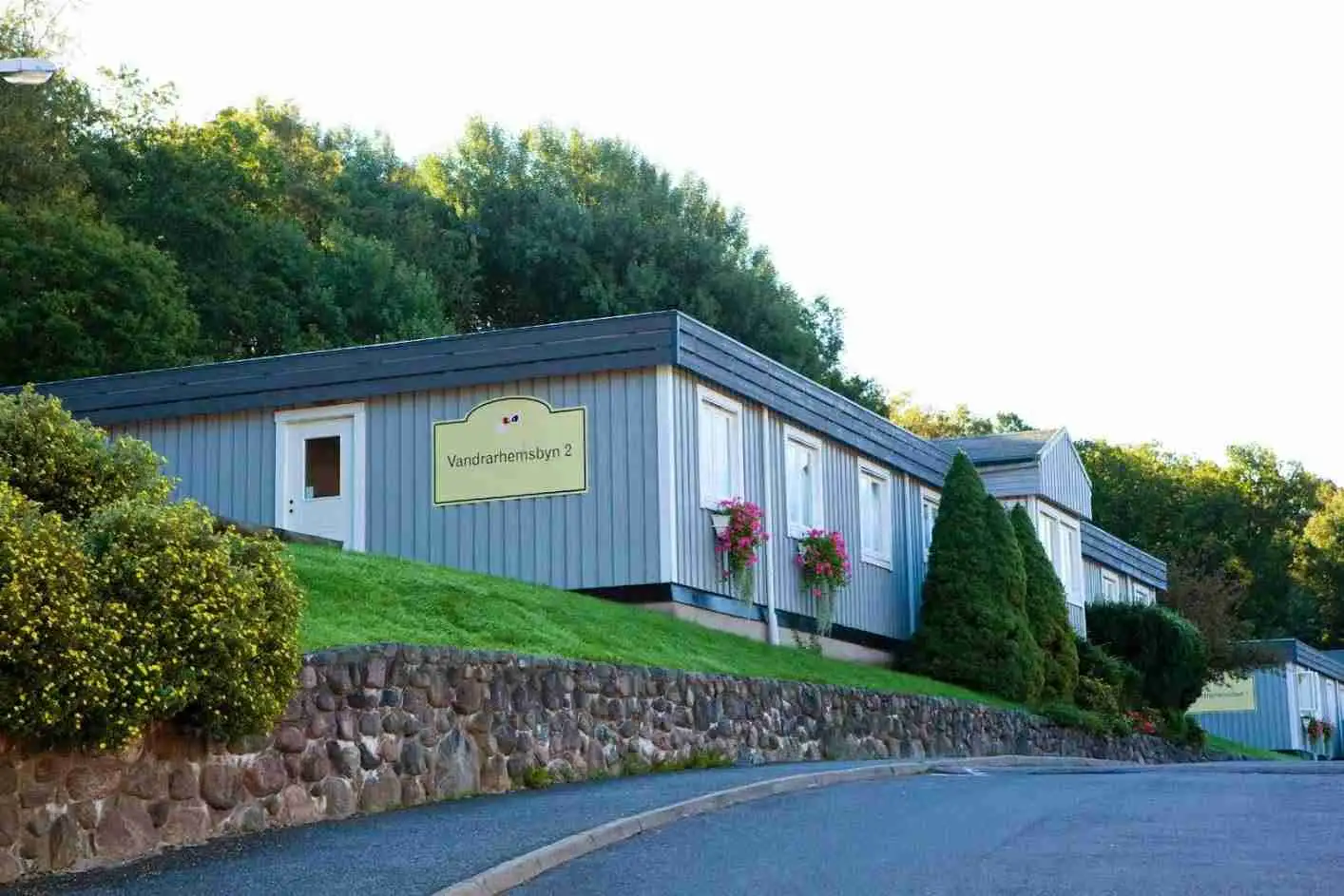 Lisebergsbyn: En grön oas i Göteborg, där stadspuls möter stilla natur, med boende och äventyr för alla åldrar året runt.