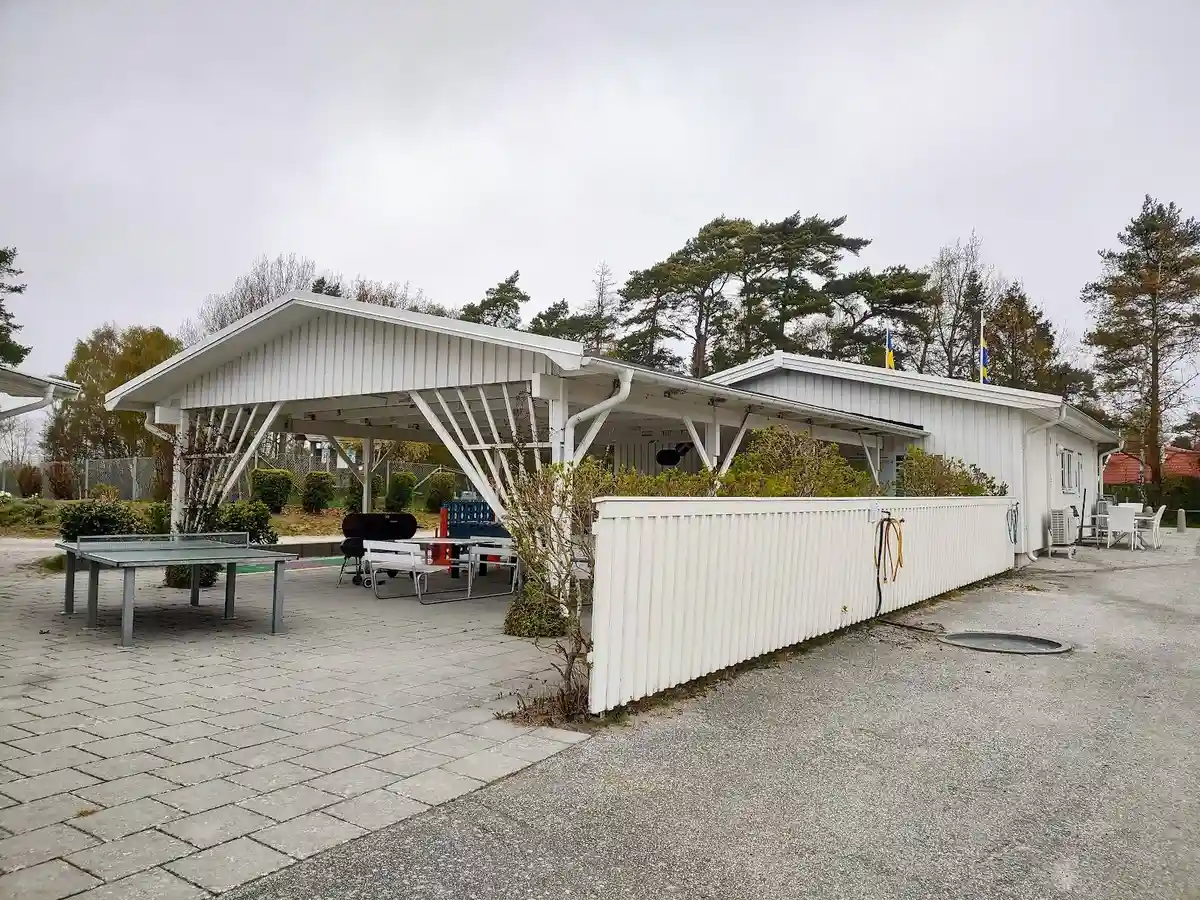 Upptäck naturens paradis på Österlen med Borrbystrand Camping, en oas för avkoppling och äventyr vid havet.