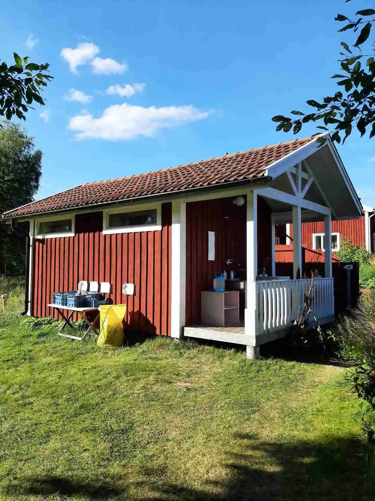 Upptäck äventyr och avkoppling vid Sörälgens camping, din naturnära oas vid Bergslagens glittrande sjöar.