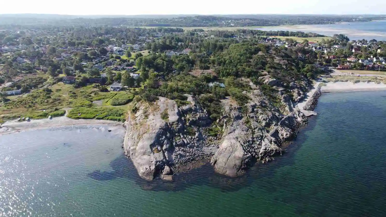 Upptäck havsnära avkoppling och äventyr på Vallersvik Camping – en oas för naturälskare! 🌿⛺️