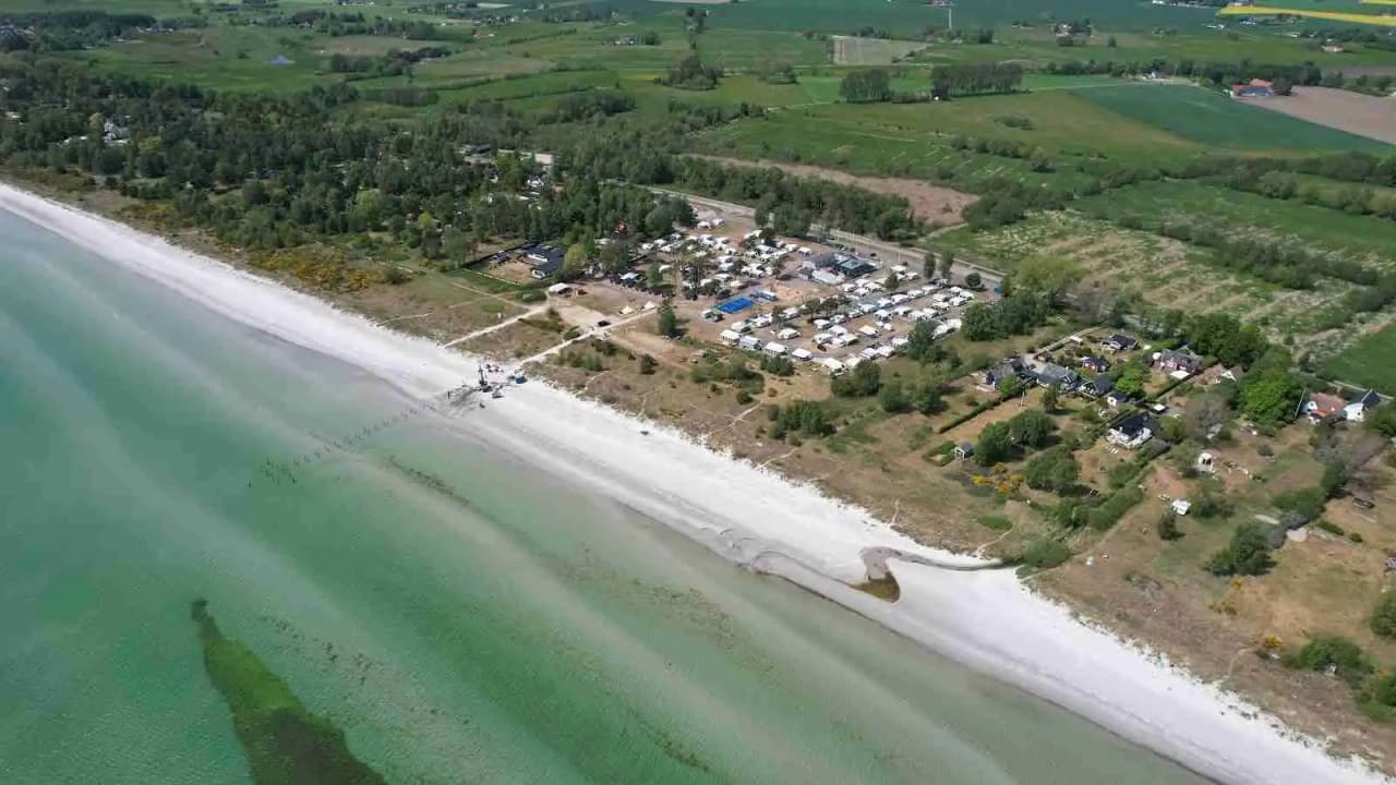 Upptäck lugnet vid Skånes Hawaii, Bingsmarkens Camping – perfekt för familjer, äventyr och avkoppling vid havet!