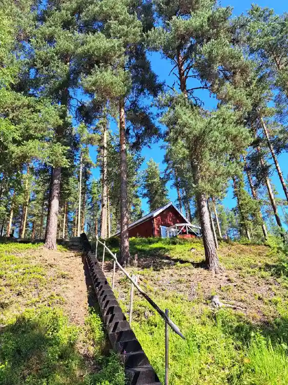 Zorbcenter i Döviken: Äventyr och ro vid Indalsälvens strand med unika boenden och aktiviteter för hela familjen!