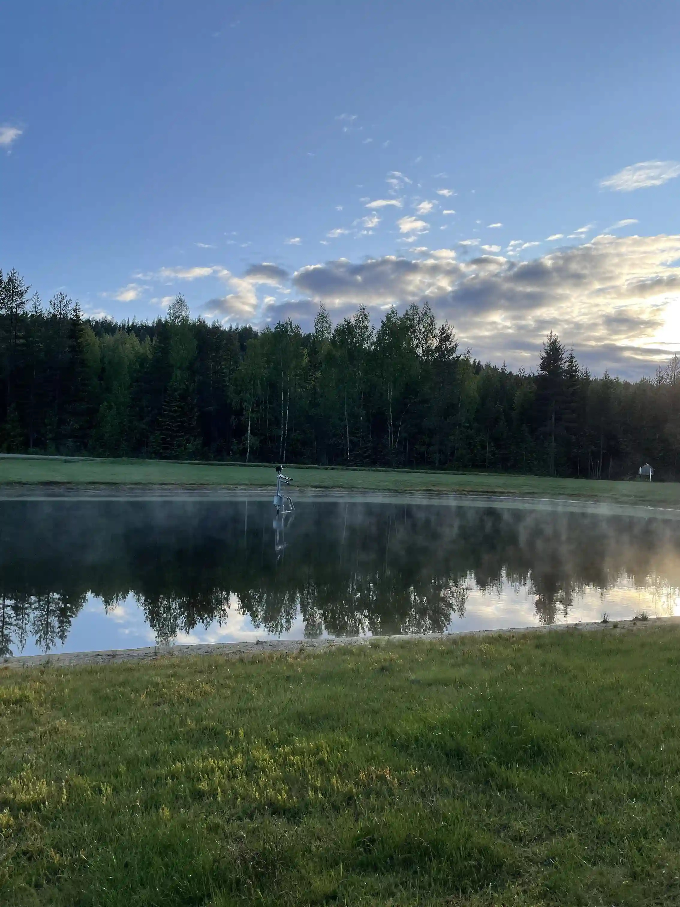 Ljusvattnets camping: En naturskön campingoas nära Skellefteå, perfekt för äventyr och avkoppling vid kristallklara sjöar.