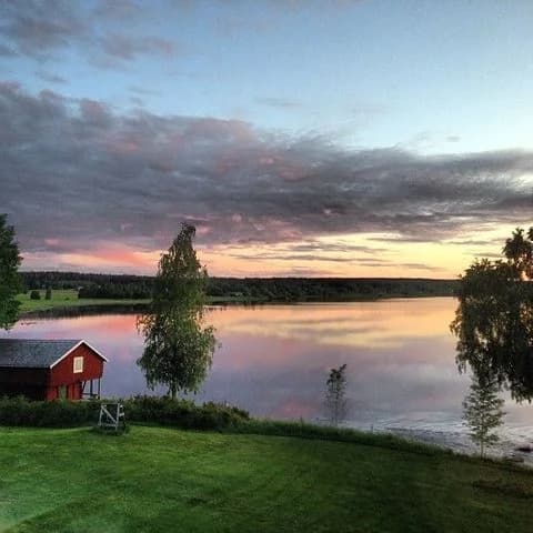 EFS Sundet: En oas vid Luleälven för avkoppling, natur & gemenskap nära Luleås puls. Kom och skapa minnen för livet!