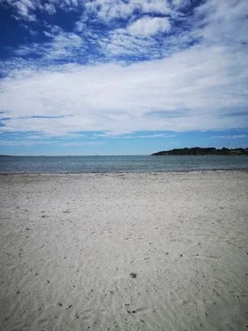 Espeviks camping & havsbad: Njut av kustens lugn och äventyr i natursköna Halland, bara 12 km från Varberg. Perfekt för alla!