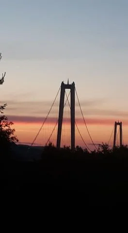 Upptäck Flogsta Camping vid Höga Kusten – en idyllisk plats för avkoppling och äventyr, med bekväma boenden och storslagen natur.