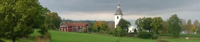Norra Vi camping: En avkopplande oas vid Sommens strand för naturälskare och äventyrare. Upplev stillhet och gemenskap.