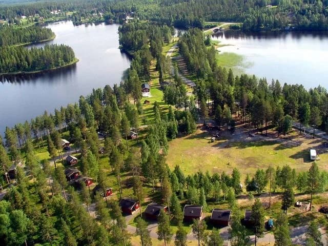 Rännuddens camping: Upplev avkoppling mitt i Västerbottens natur. Boende vid sjön, aktiviteter & välsmakande mat väntar!