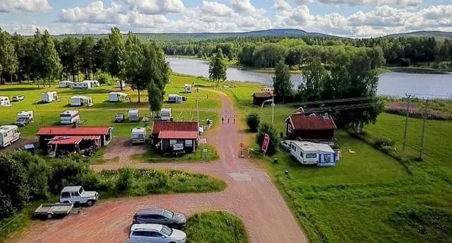 Upptäck Siljansnäs Camping vid Siljans strand – din perfekta flykt till naturens lugn med aktiviteter och bekvämligheter för alla!