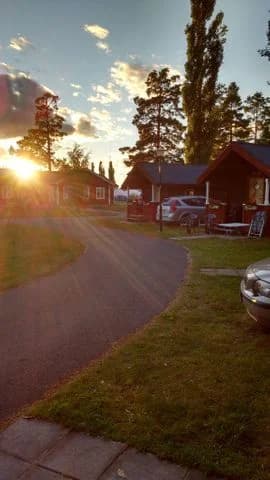 Upptäck Vansbro Camping: en idyllisk plats vid Västerdalälven, perfekt för äventyr och avkoppling året runt.
