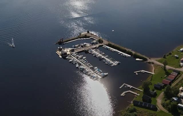 Vikarbyns båtklubbs camping – din fridfulla tillflykt vid Siljan, med spektakulär utsikt, mysiga boenden och gemenskap.