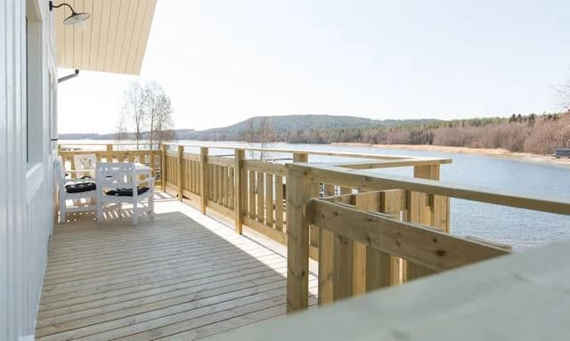 Upptäck natursköna Åviken Fly Camp vid Höga Kusten, en oas för äventyr, avkoppling och unika flygupplevelser.